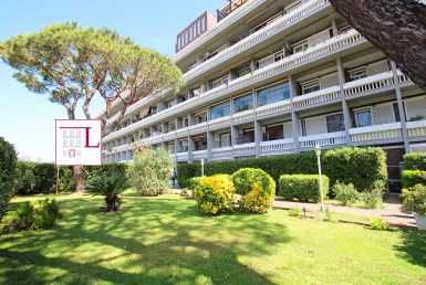 Ampio Trilocale con Terrazzo ad Ostia Ponente